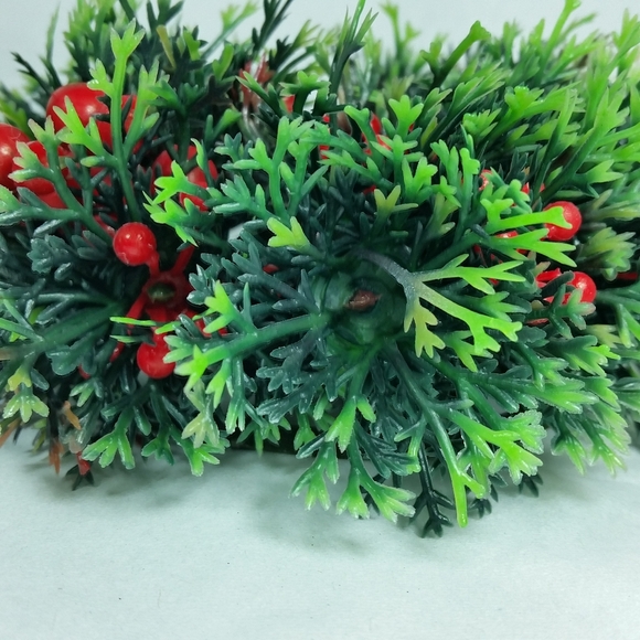 2 Plastic Christmas CANDLE HOLDERS Ring Wreath Berries Evergreen Greenery 5" - Picture 10 of 13